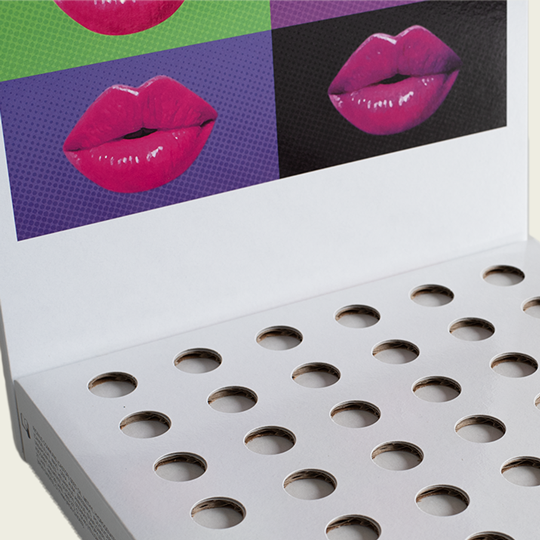 espositore da banco in cartone per cosmetici e make up